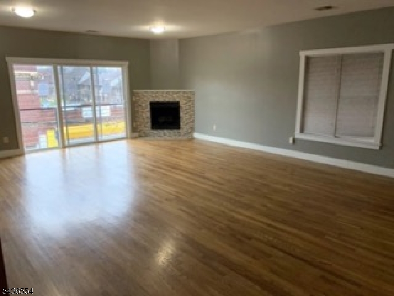 54 Oriental Street Newark NJ 07104