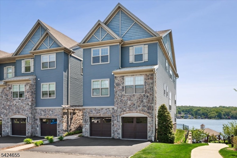 401 Mariners Pointe Hopatcong NJ 07843