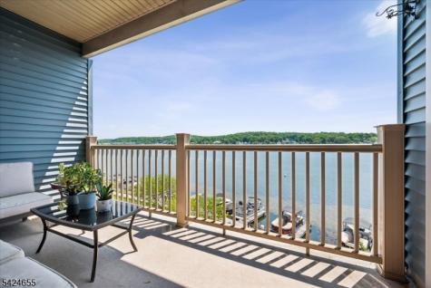 401 Mariners Pointe Hopatcong NJ 07843