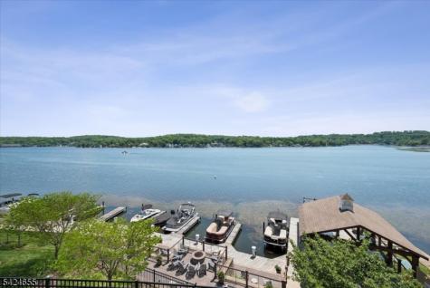 401 Mariners Pointe Hopatcong NJ 07843