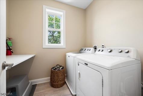 401 Mariners Pointe Hopatcong NJ 07843