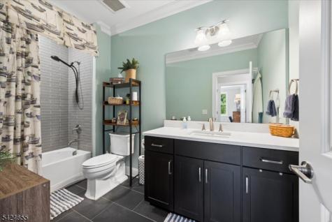 401 Mariners Pointe Hopatcong NJ 07843