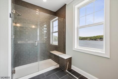 401 Mariners Pointe Hopatcong NJ 07843