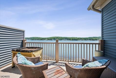 401 Mariners Pointe Hopatcong NJ 07843