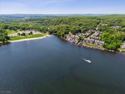 401 Mariners Pointe Hopatcong NJ 07843