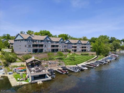 401 Mariners Pointe Hopatcong NJ 07843
