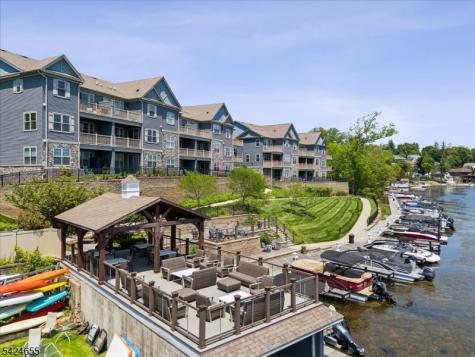 401 Mariners Pointe Hopatcong NJ 07843