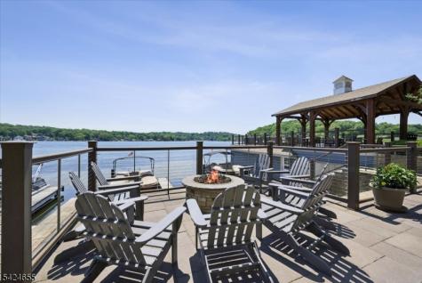 401 Mariners Pointe Hopatcong NJ 07843