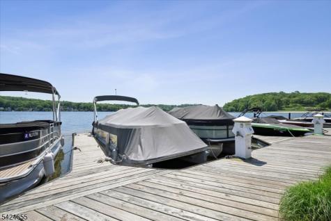 401 Mariners Pointe Hopatcong NJ 07843