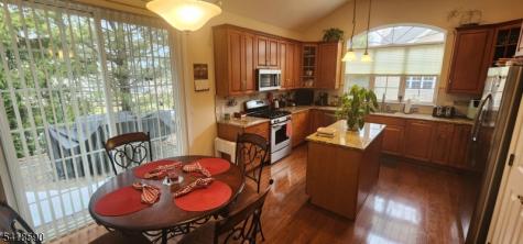 14 Fehervari Court Franklin NJ 08873