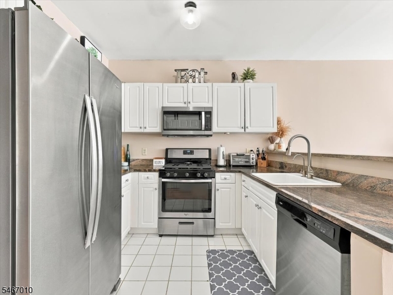 40 Constitution Way Jersey City NJ 07305