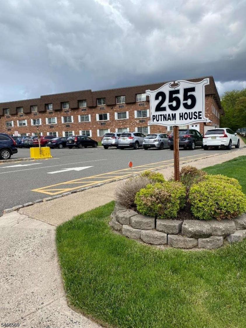 255 Tucker Avenue Union NJ 07083