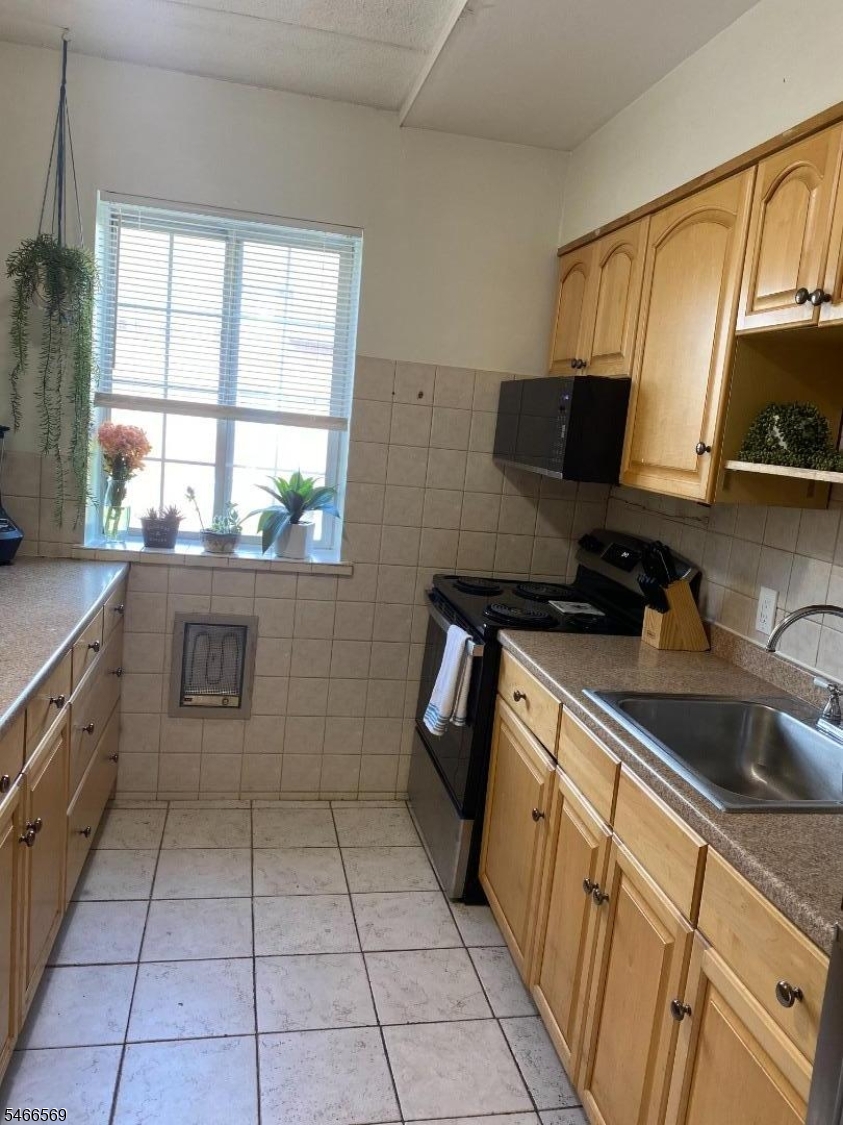 255 Tucker Avenue Union NJ 07083