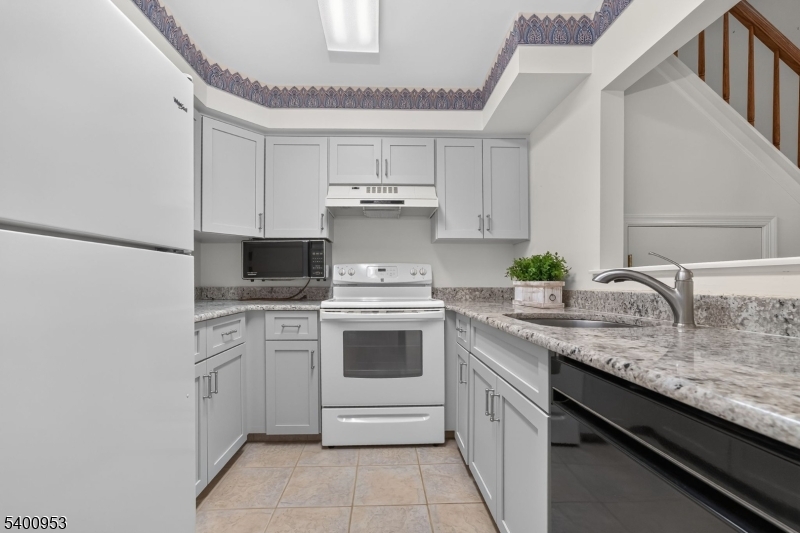 22 Pine Court Bedminster NJ 07921