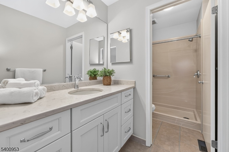 22 Pine Court Bedminster NJ 07921