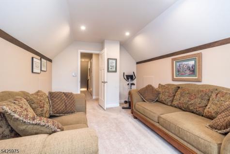 2 Sharp Shinned Court Washington NJ 07882