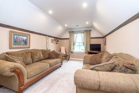 2 Sharp Shinned Court Washington NJ 07882