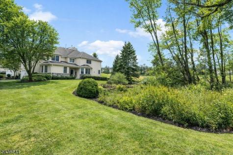 24 Benedict Crescent Bernards NJ 07920