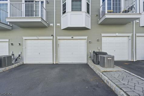 13 Dahlia Lane Garfield NJ 07646