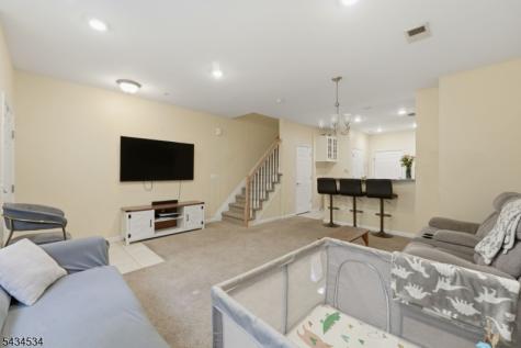 13 Dahlia Lane Garfield NJ 07646