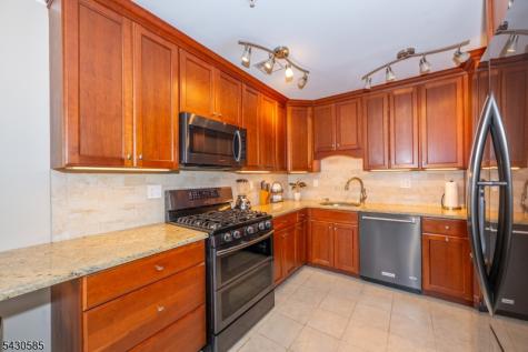 146 Whisper Way East Roxbury NJ 07852