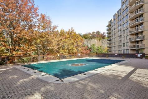 10 Smith Manor Boulevard West Orange NJ 07052