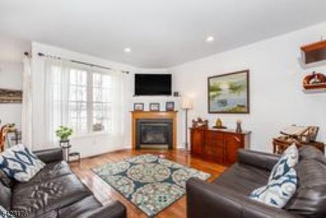 168 Levinberg Lane Wayne NJ 07470