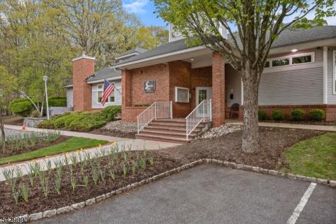 35 Maple Lane Mount Arlington NJ 07856
