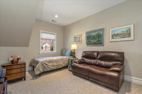 29 Schmidt Circle Watchung NJ 07069