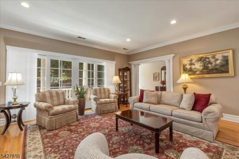 29 Schmidt Circle Watchung NJ 07069