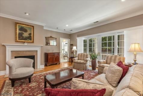 29 Schmidt Circle Watchung NJ 07069