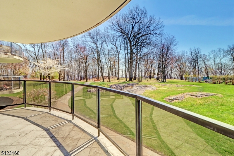 2 Claridge Drive 1le Verona NJ 07044