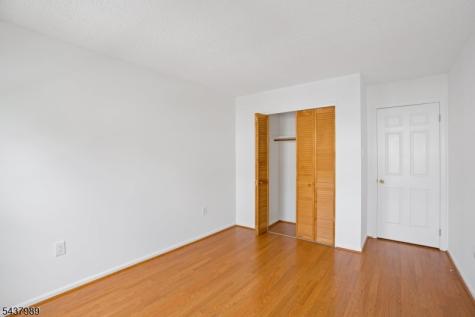 23 Boston Court Newark NJ 07103