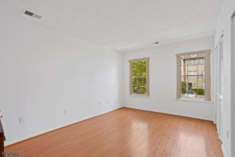 23 Boston Court Newark NJ 07103