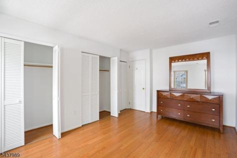 23 Boston Court Newark NJ 07103