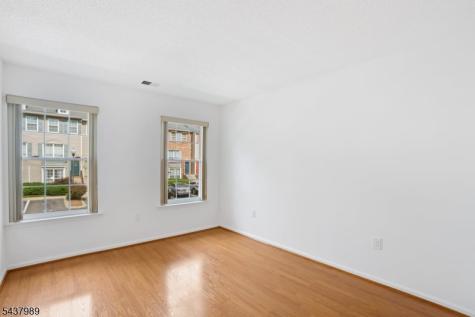 23 Boston Court Newark NJ 07103