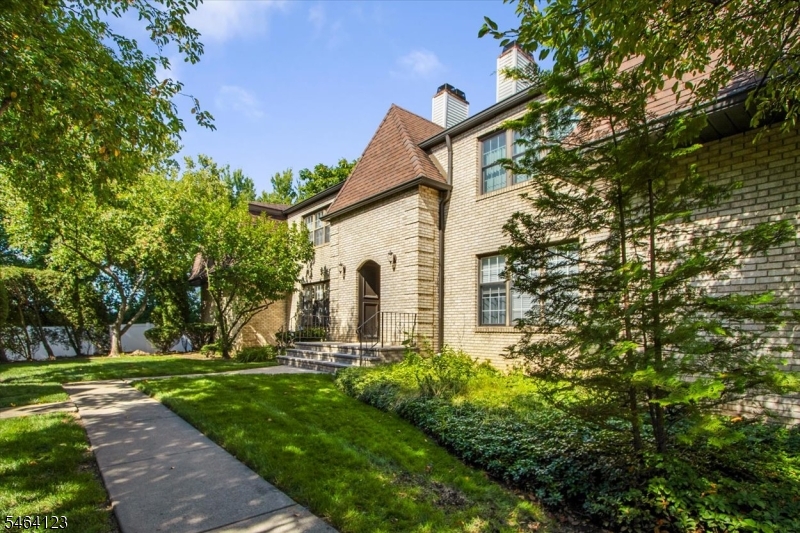 62 Falls Bridge Drive Totowa NJ 07512
