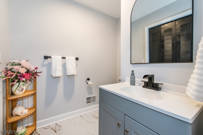 16 Cotton Court Hardyston NJ 07419