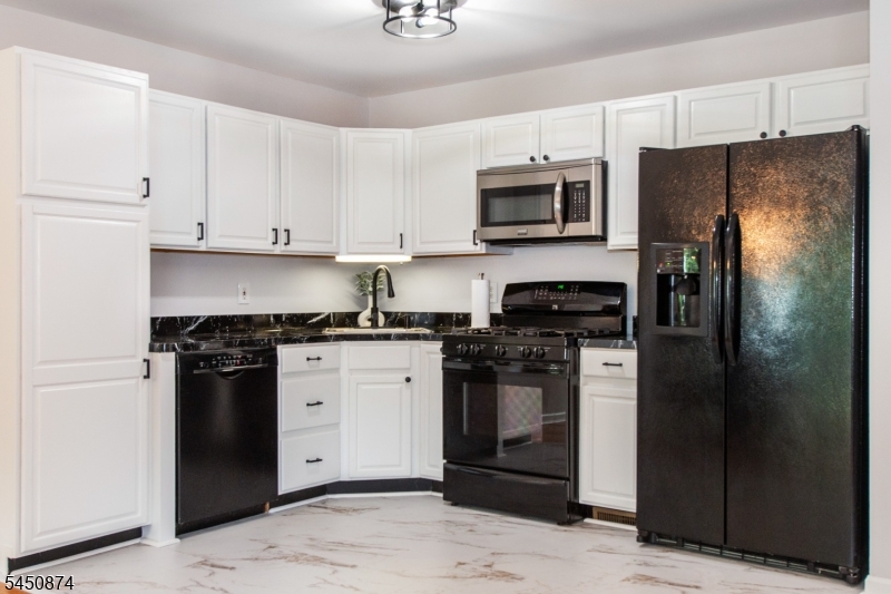 16 Cotton Court Hardyston NJ 07419