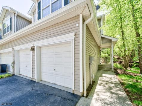 10 Cypress Court Clinton NJ 08809