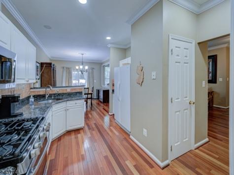 10 Cypress Court Clinton NJ 08809