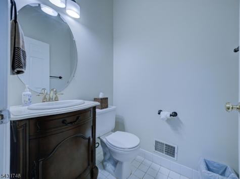 10 Cypress Court Clinton NJ 08809