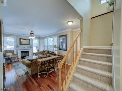 10 Cypress Court Clinton NJ 08809