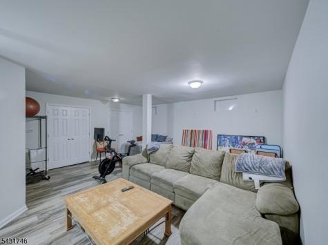 10 Cypress Court Clinton NJ 08809
