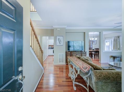 10 Cypress Court Clinton NJ 08809