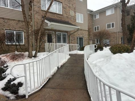 31 Wilshire Terrace Kinnelon NJ 07405