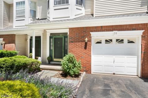28 Kensington Drive Randolph NJ 07869