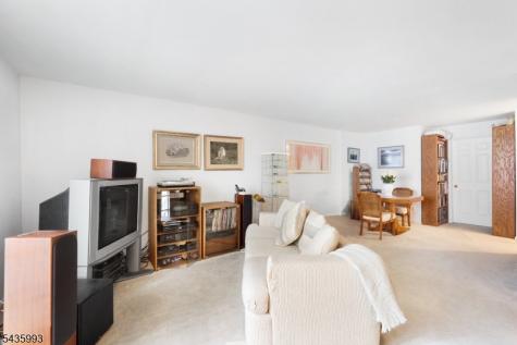 125 Smithfield Court Bernards NJ 07920