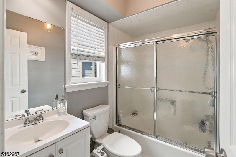86 Countryside Dr Ondo Bernards NJ 07920