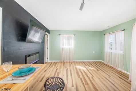 1 Jackson Hole Vernon NJ 07462